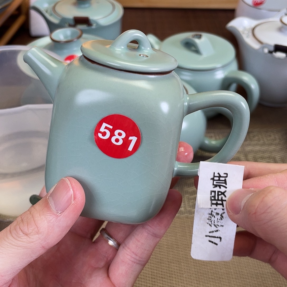 瓷片。。。。。。。。。。。。。。