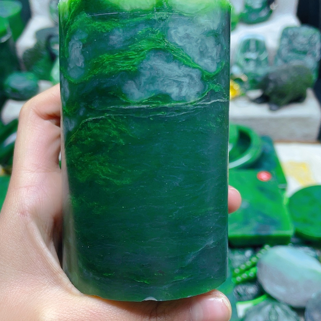 和田玉（碧玉）未镶嵌珠宝奇石