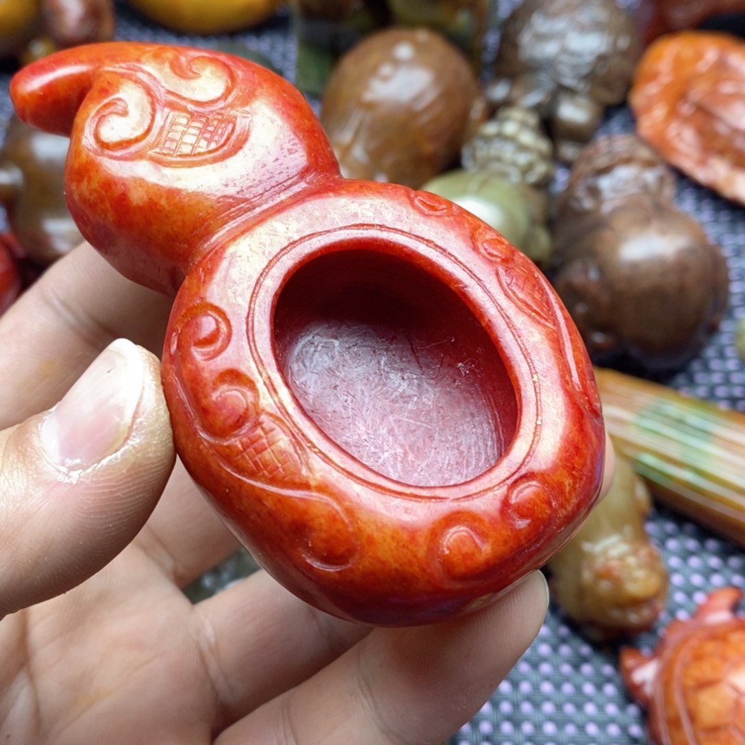 蛇纹石玉颈饰未镶嵌