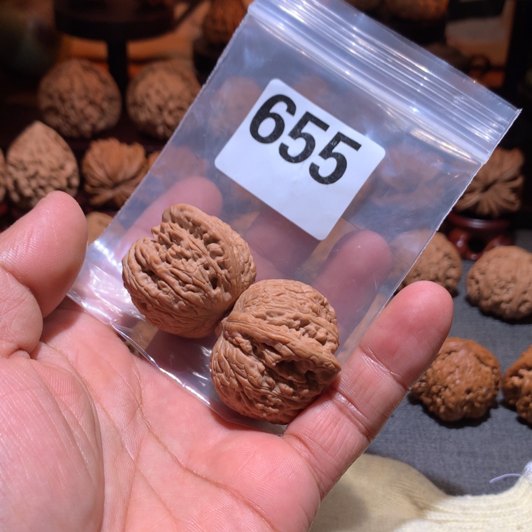 街***货把件桃核龙顶山狮子头655号