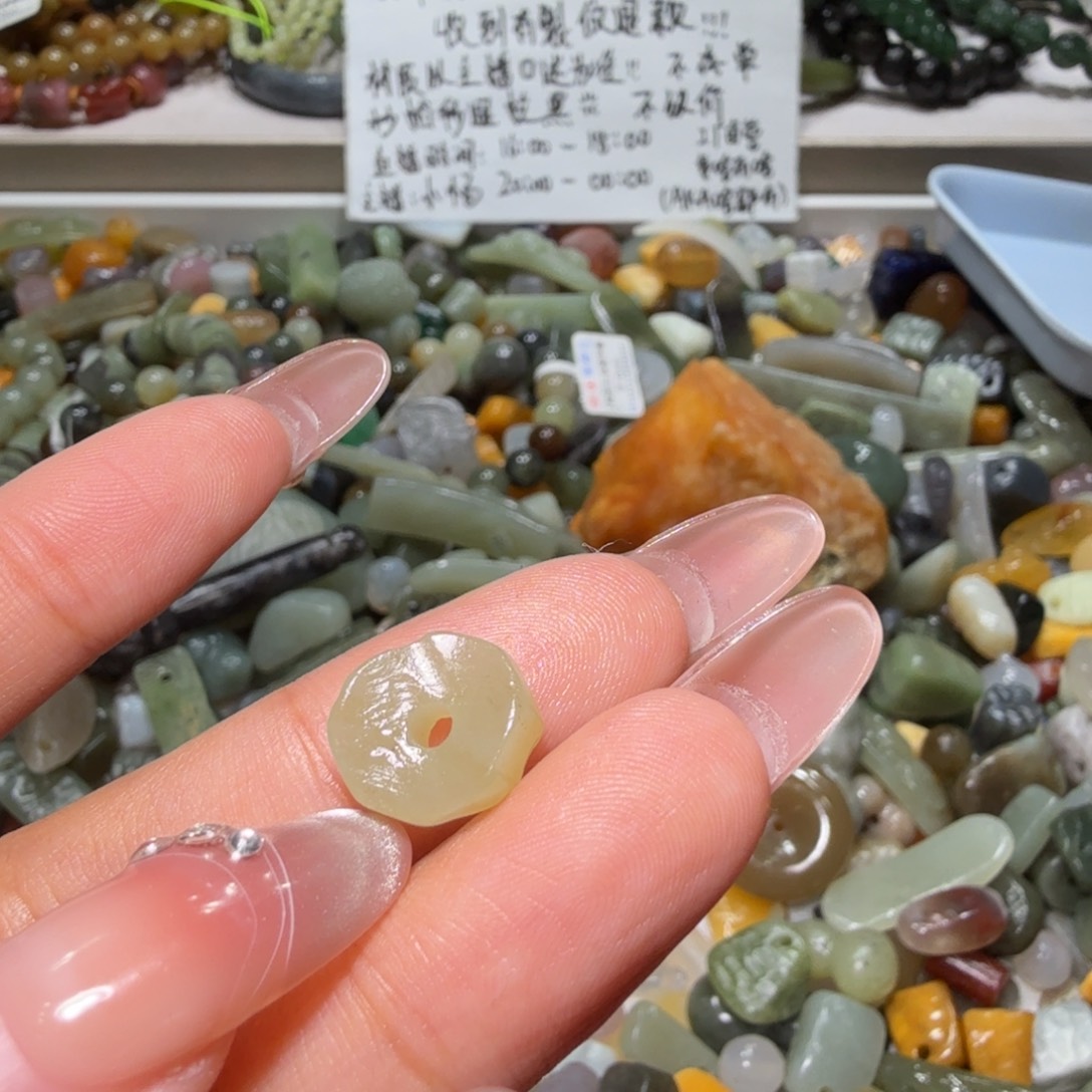 和田玉未镶嵌珠宝奇石