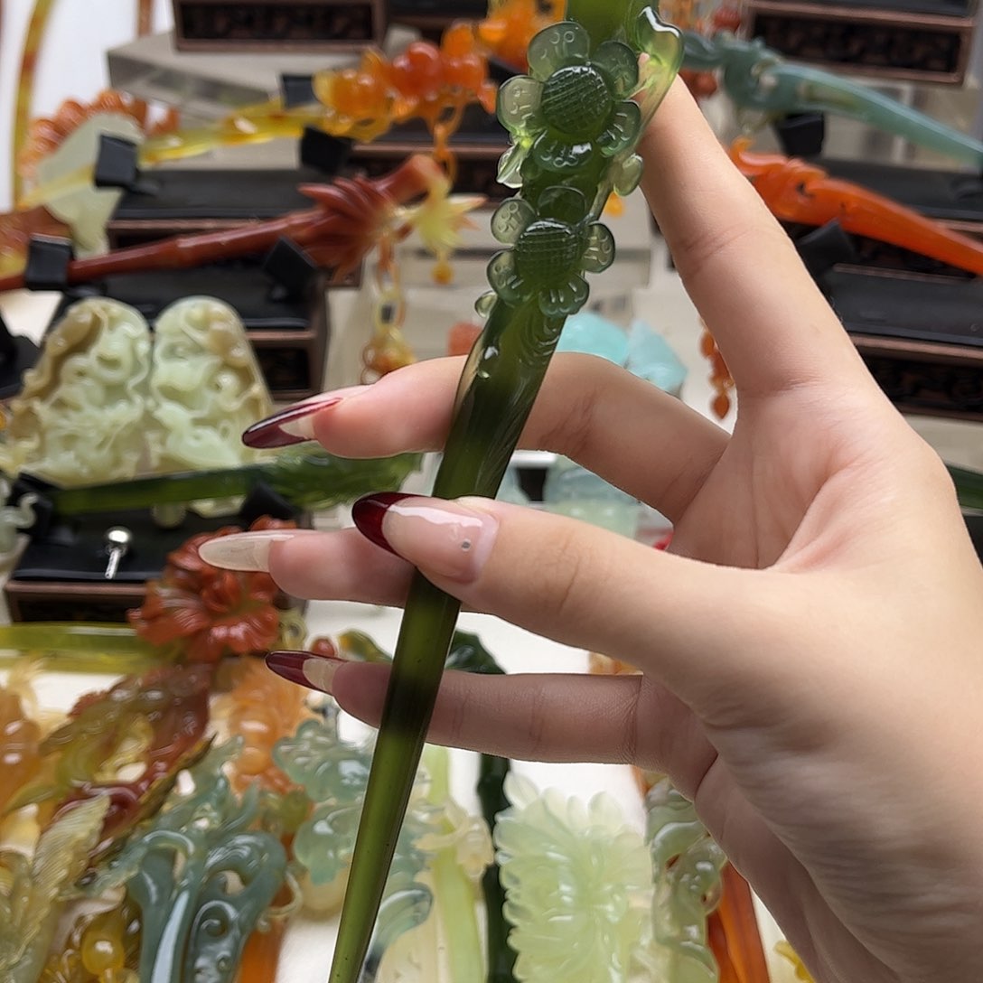 蛇纹石玉岫玉发簪未镶嵌李
