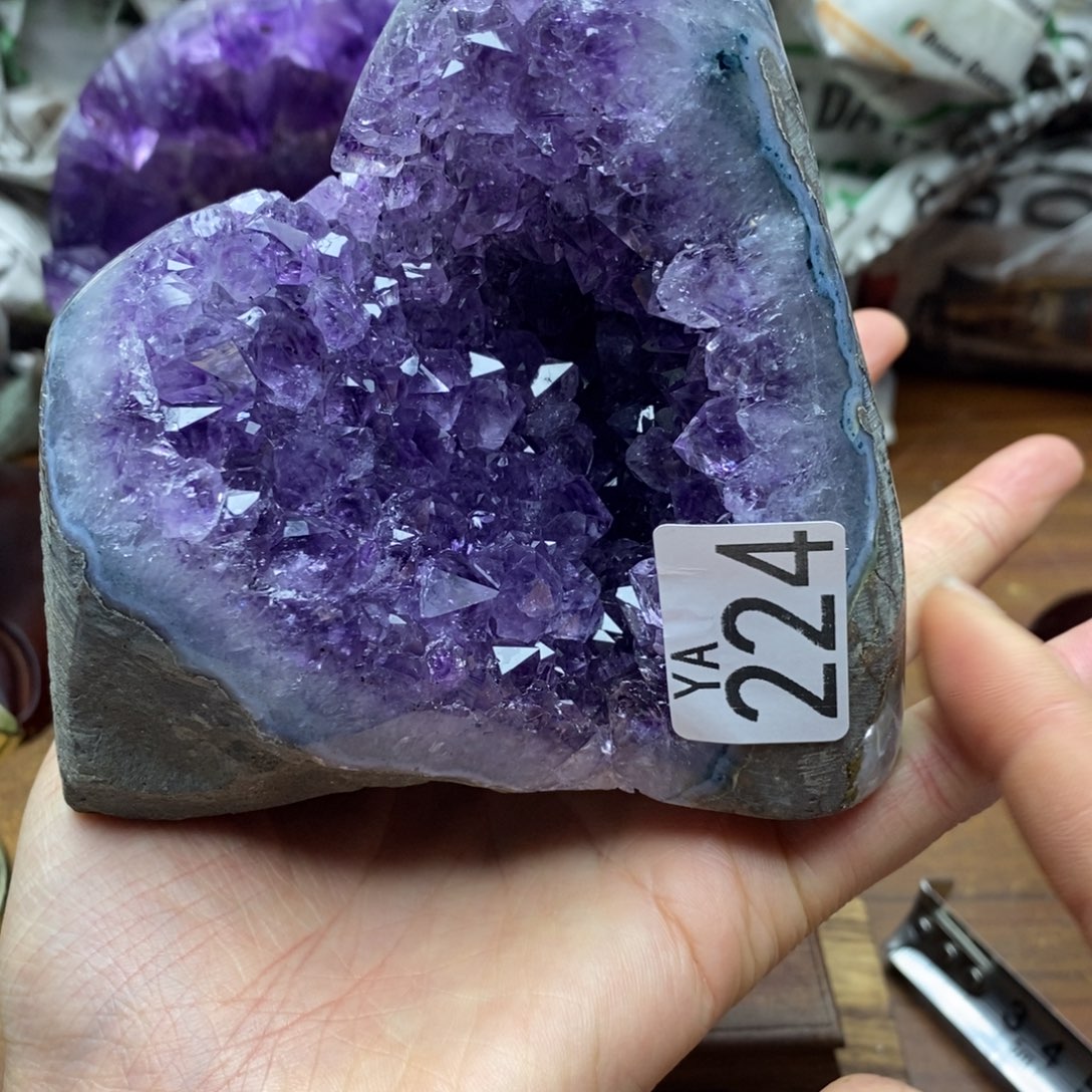 未镶嵌水晶大型摆件（非配饰）