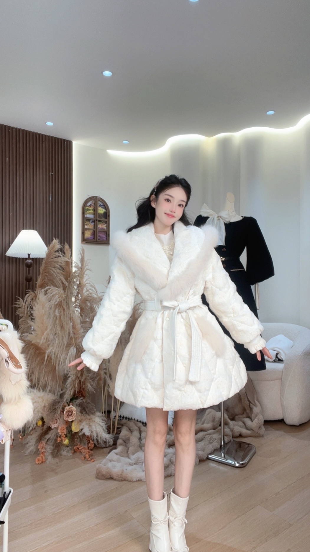 【石潇潇专属】冬季气质狐狸大毛领羽绒服外套女收腰90白鸭绒