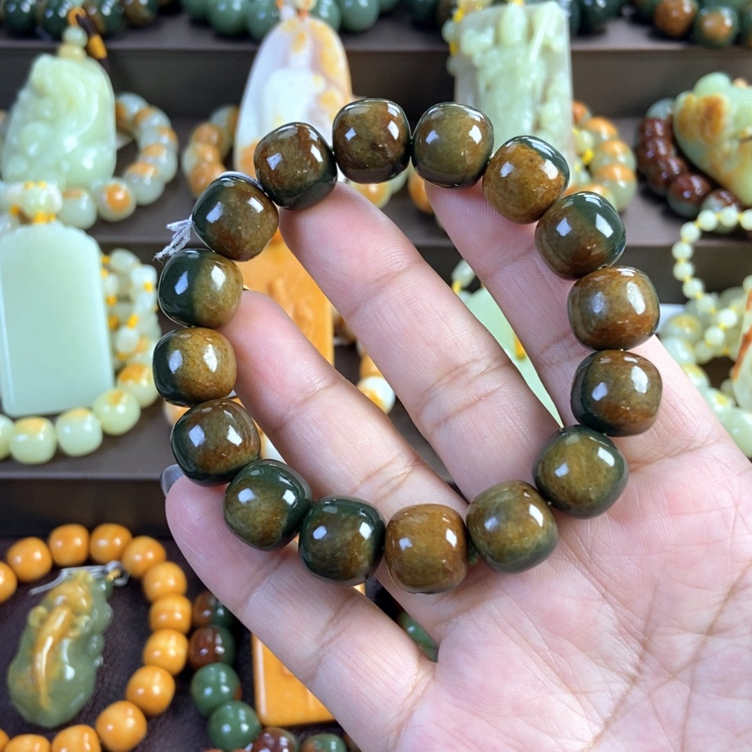 透闪石质玉未镶嵌手串