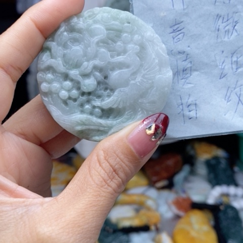 翡翠颈饰未镶嵌翡翠