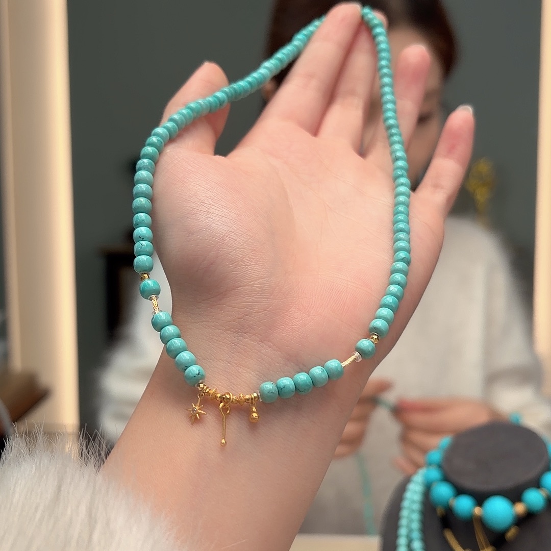 默****绿松石18K金镶嵌颈饰