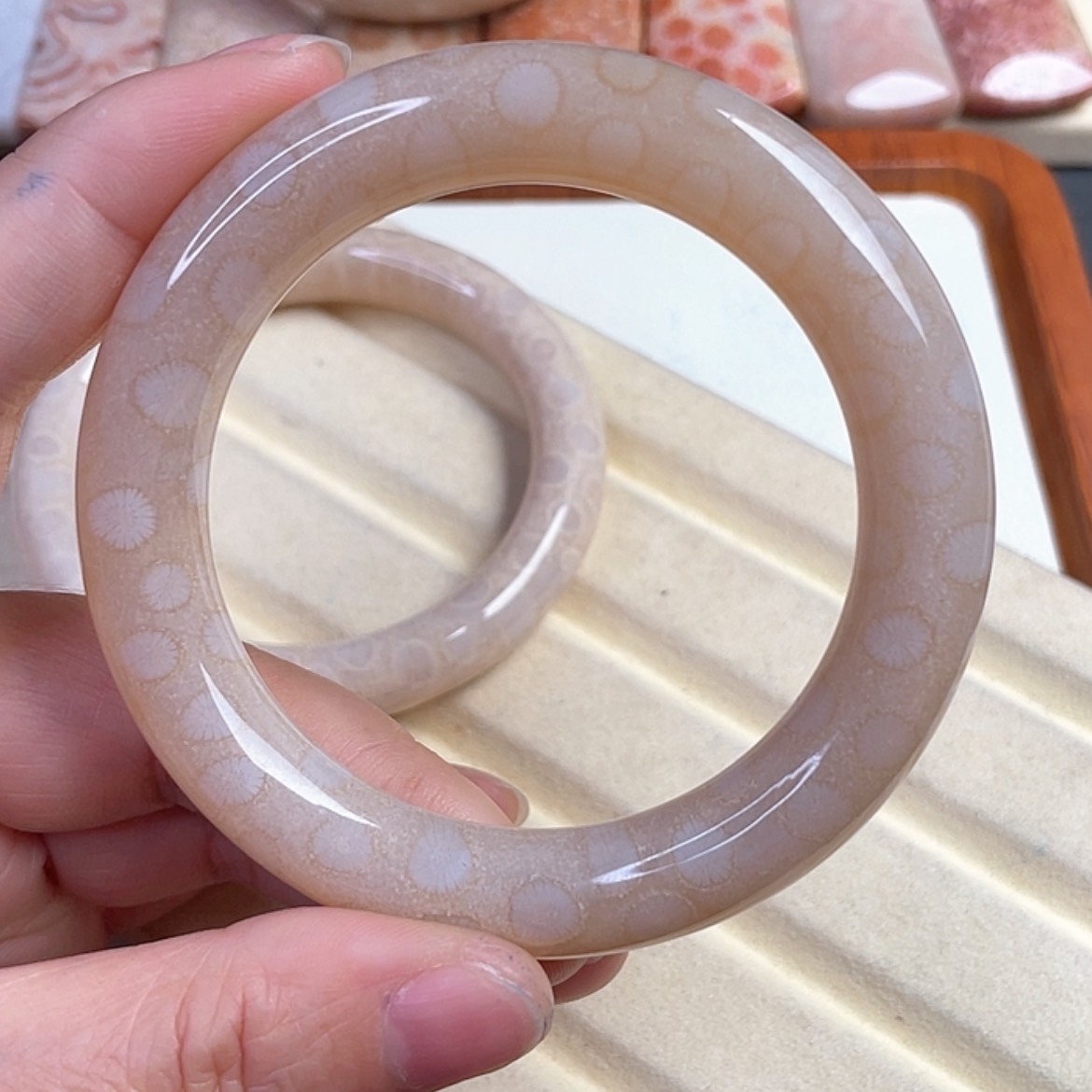 【闪购商品】硅化玉手链未镶嵌一**莲