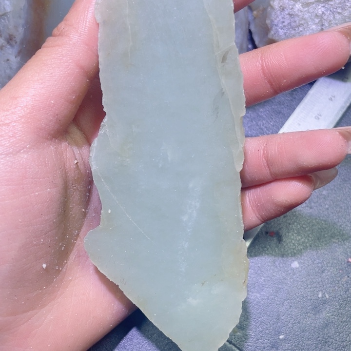 ω***L和田玉未镶嵌珠宝半成品