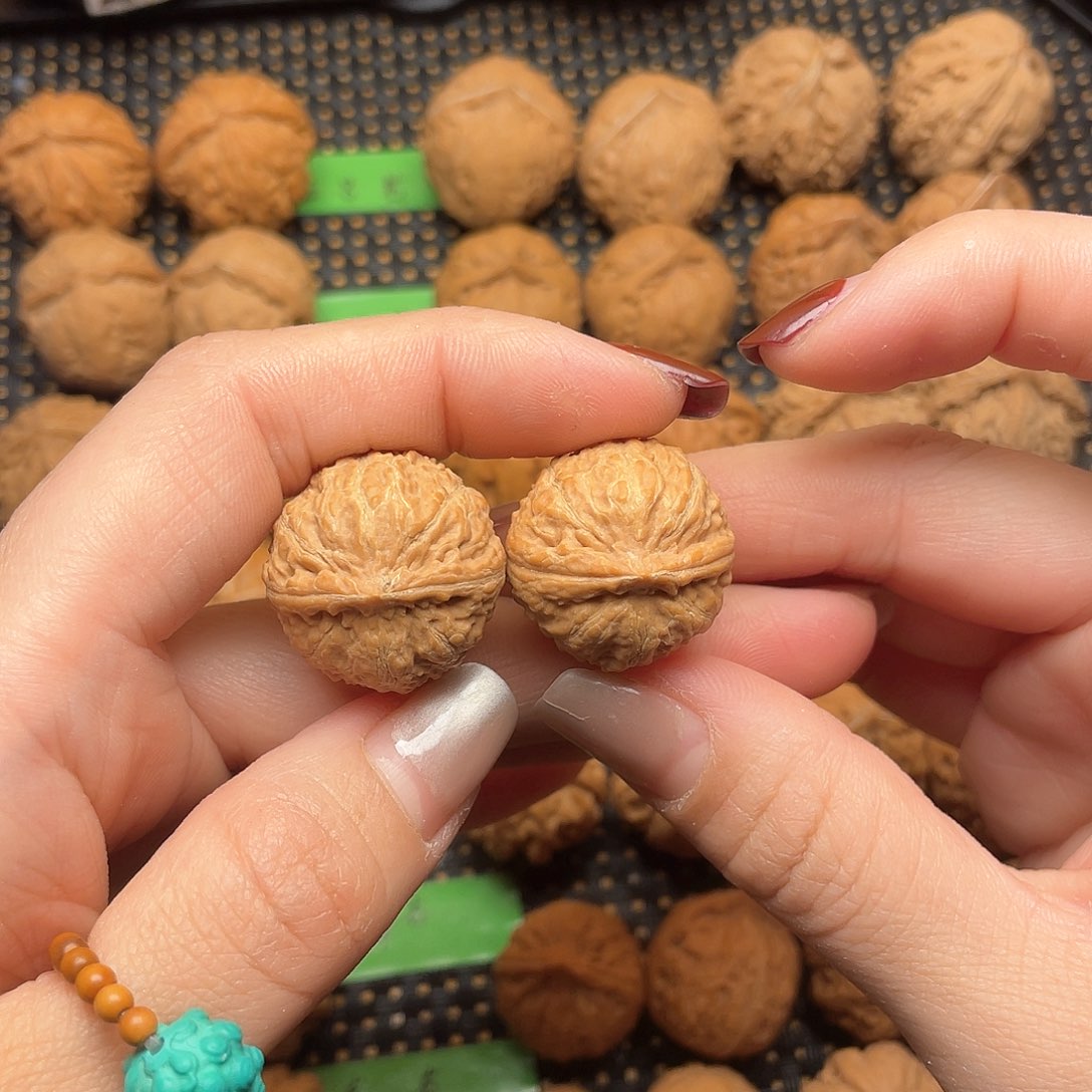 文玩核桃吊坠感**生24尺全品水晶小苹果