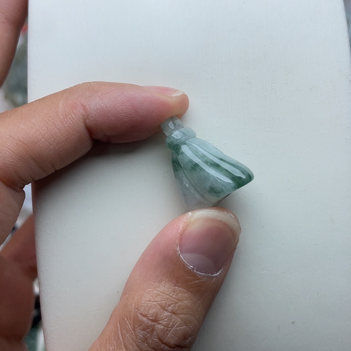 【闪购商品】翡翠颈饰未镶嵌翡翠