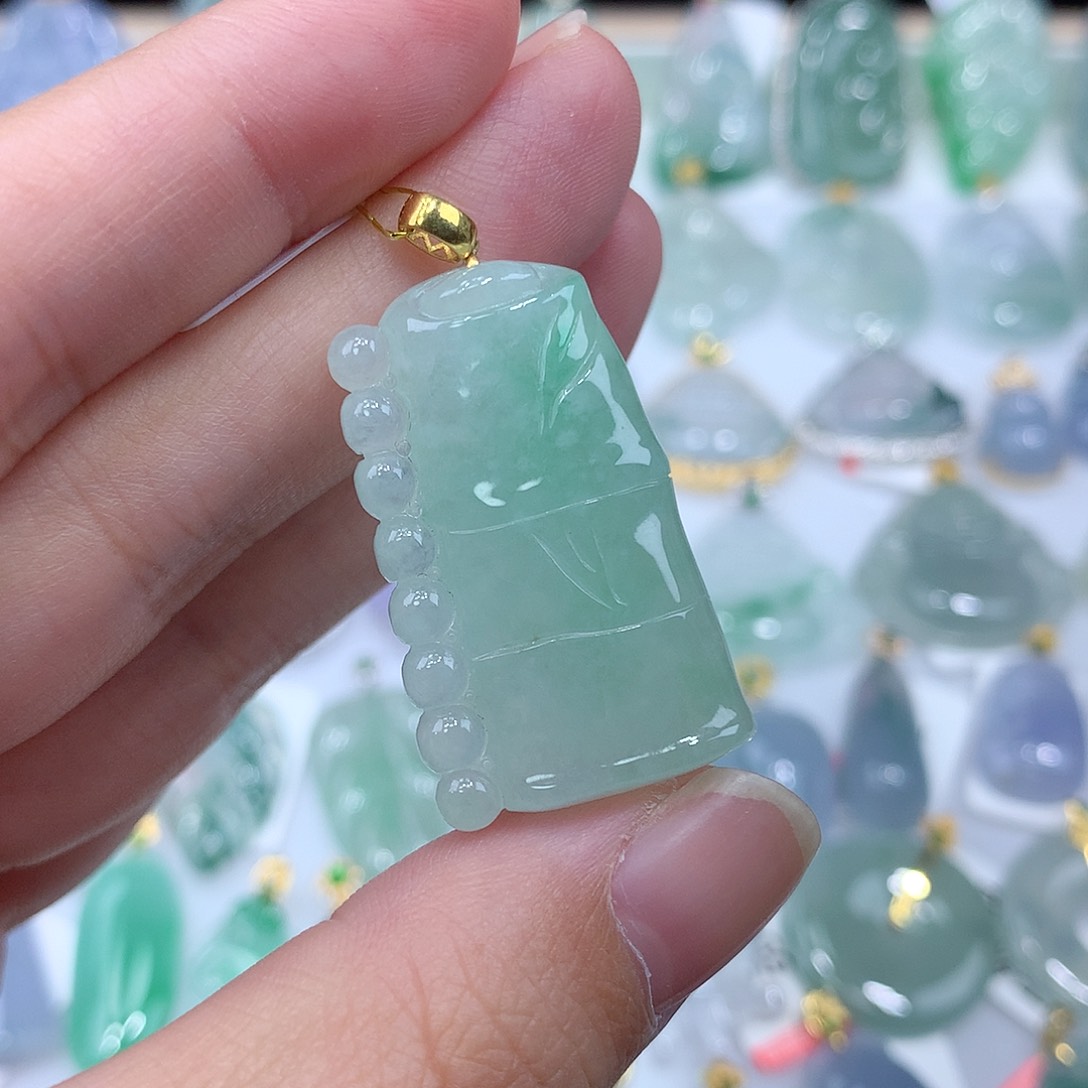 翡翠颈饰18K金镶嵌竹节