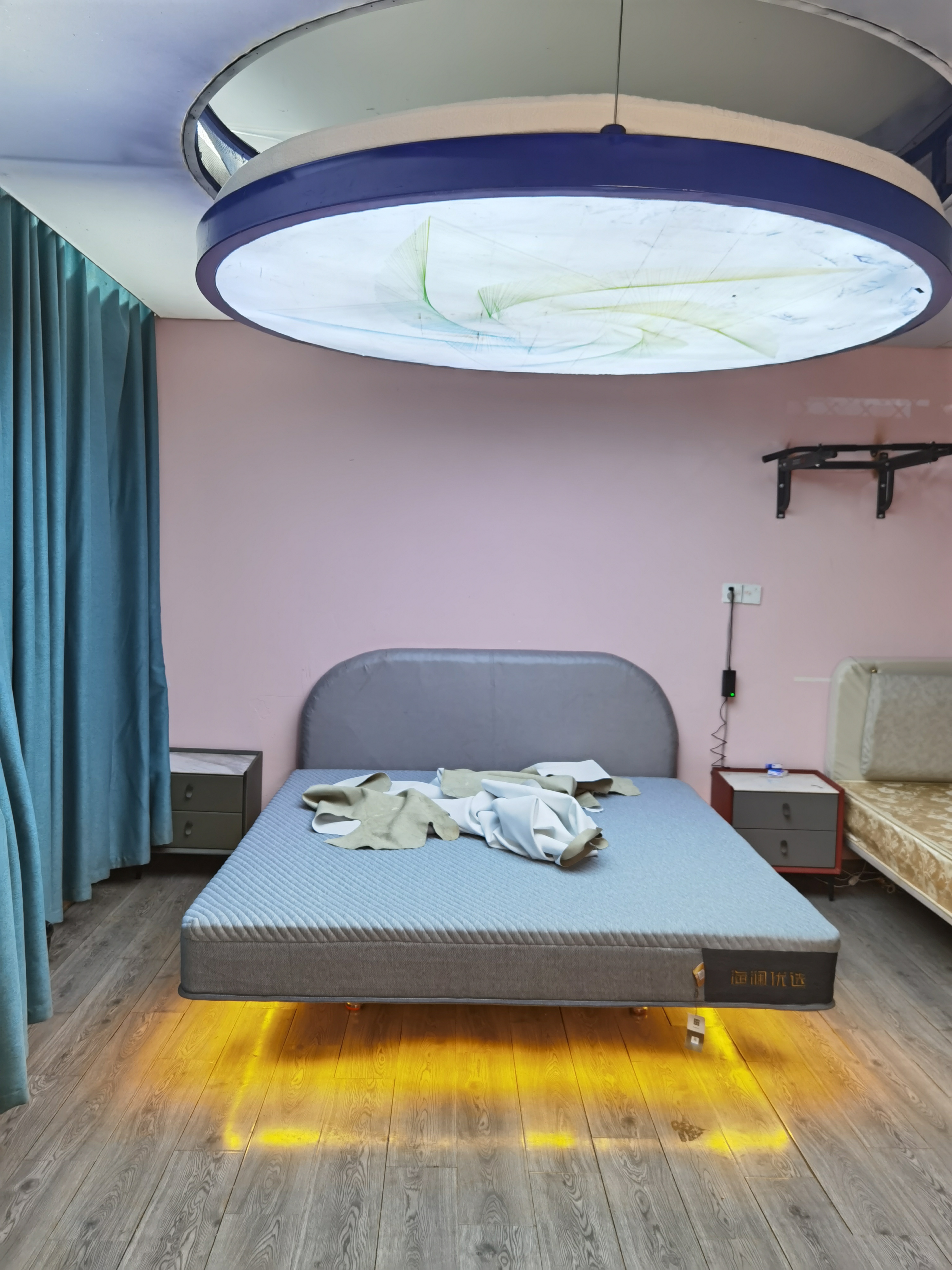 无焊接螺丝固定钢架悬浮床保修十年