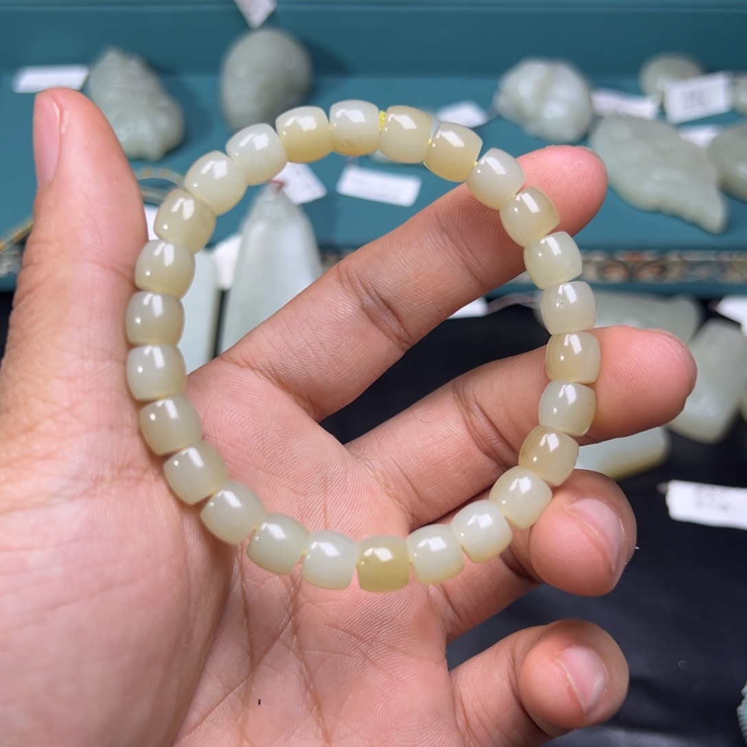 和田玉颈饰未镶嵌