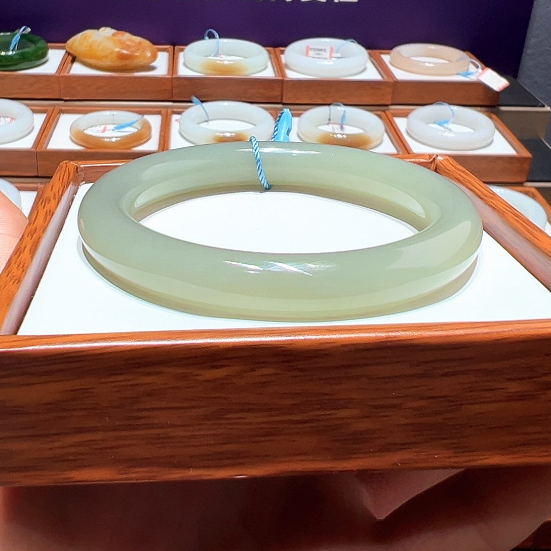 和田玉手镯未镶嵌58 59