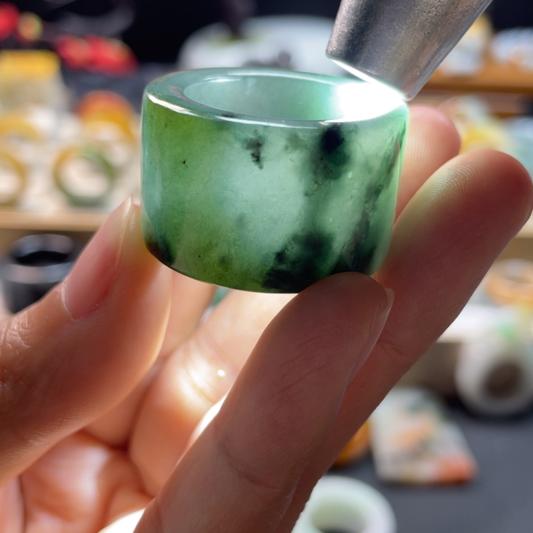 定制翡翠未镶嵌戒指