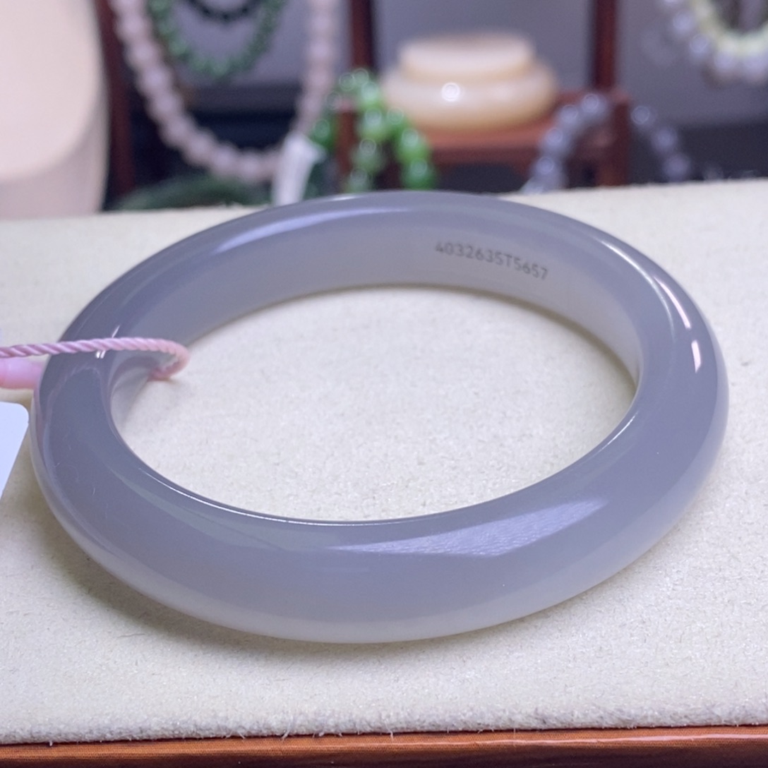 和田玉高冰烟紫半山水手镯57.2圈口未镶嵌