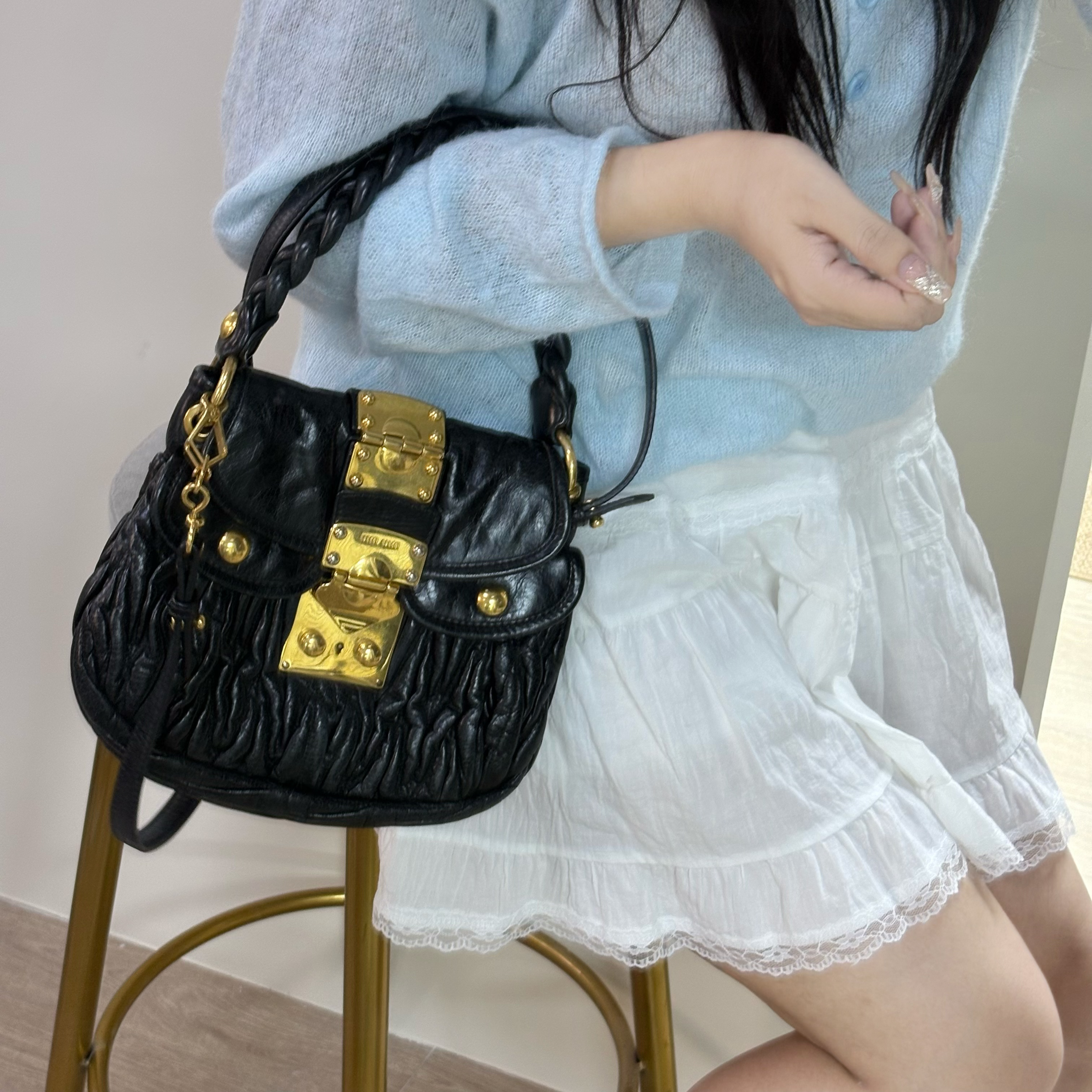 95新 MIU MIU/缪缪 95新黑色元宝单肩包包