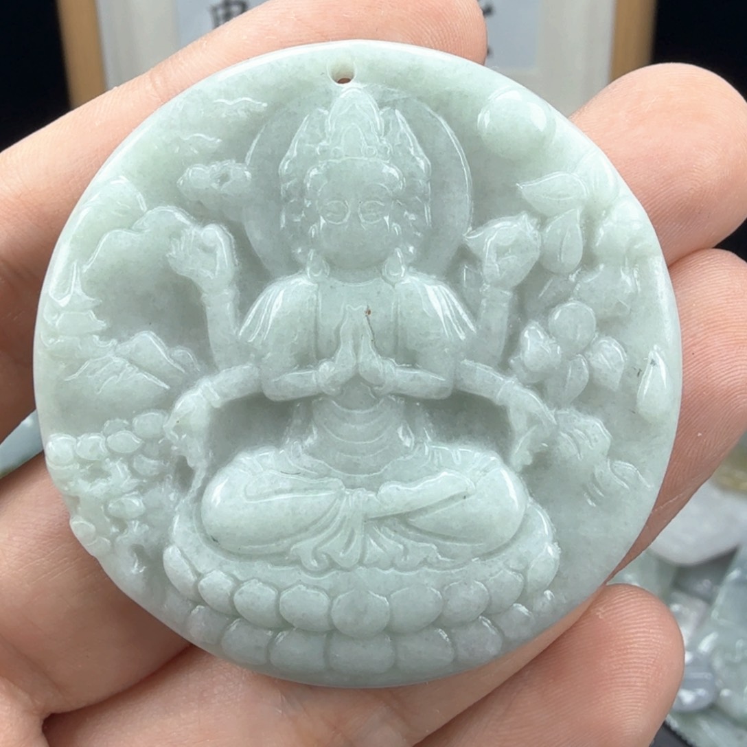 翡翠挂件未镶嵌翡翠