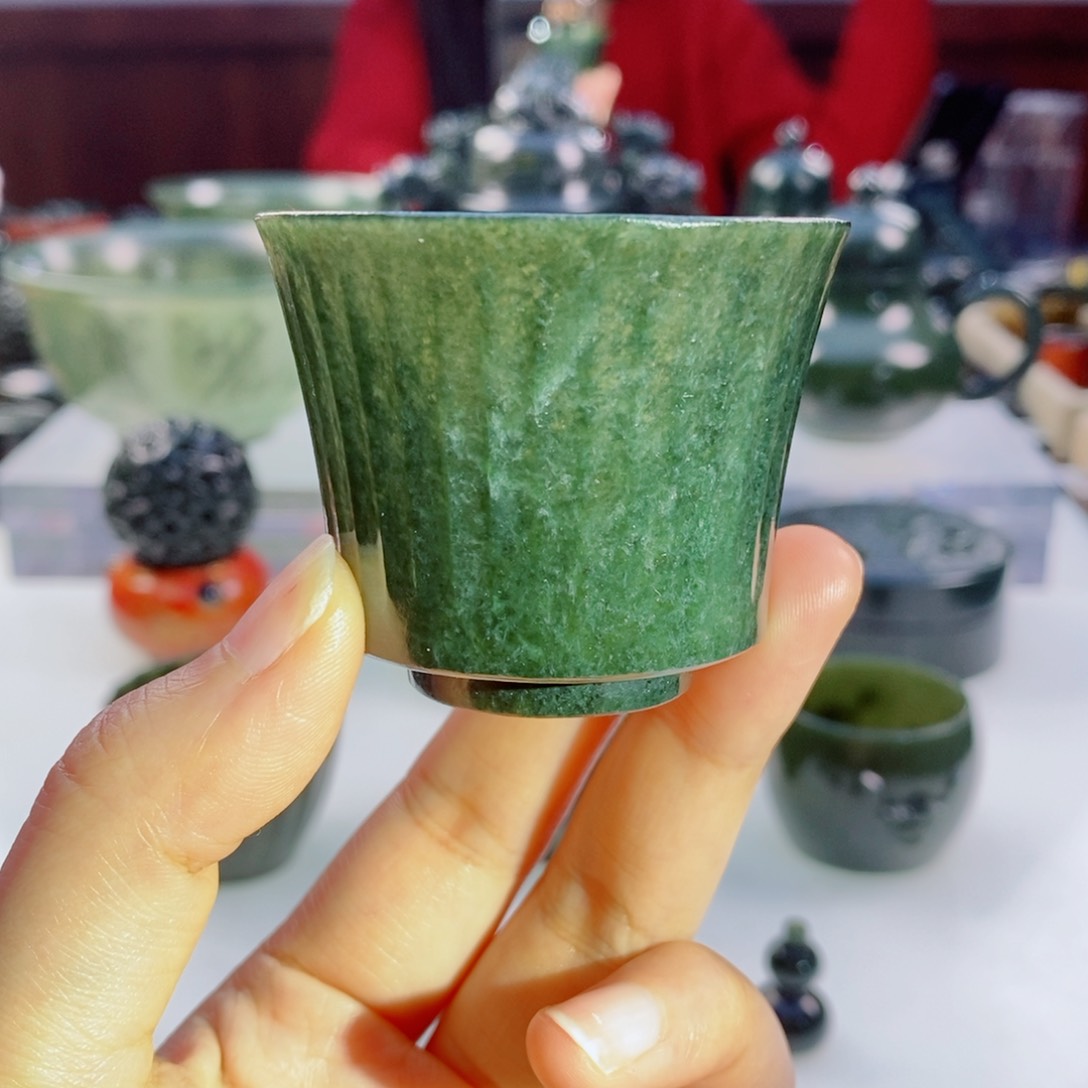 和田玉（青玉）摆件未镶嵌微瑕