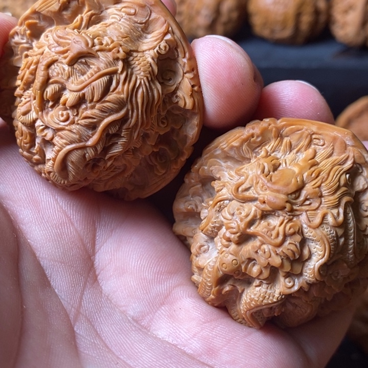 1***z文玩核桃把件龙凤