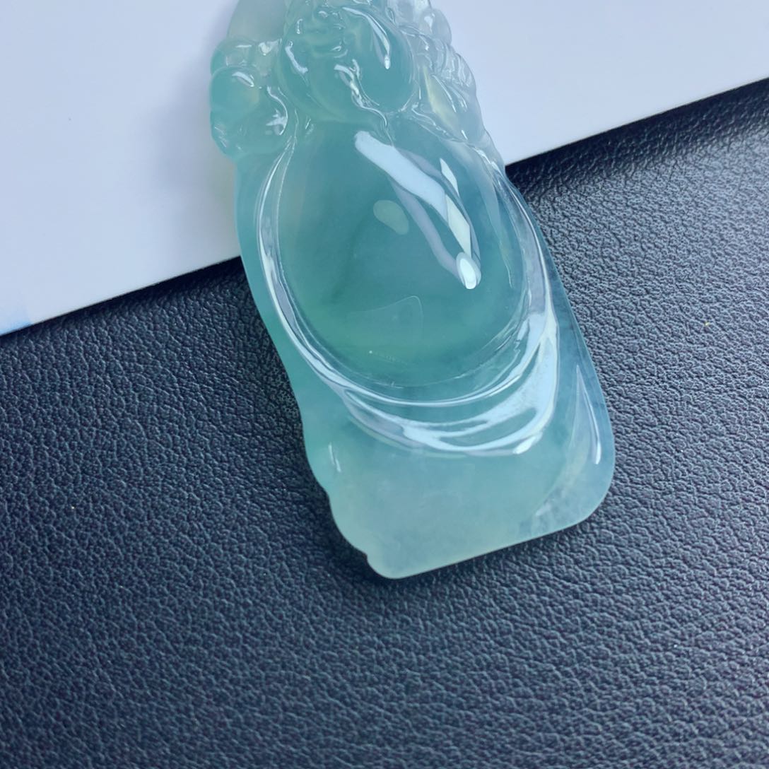 翡翠颈饰未镶嵌财神