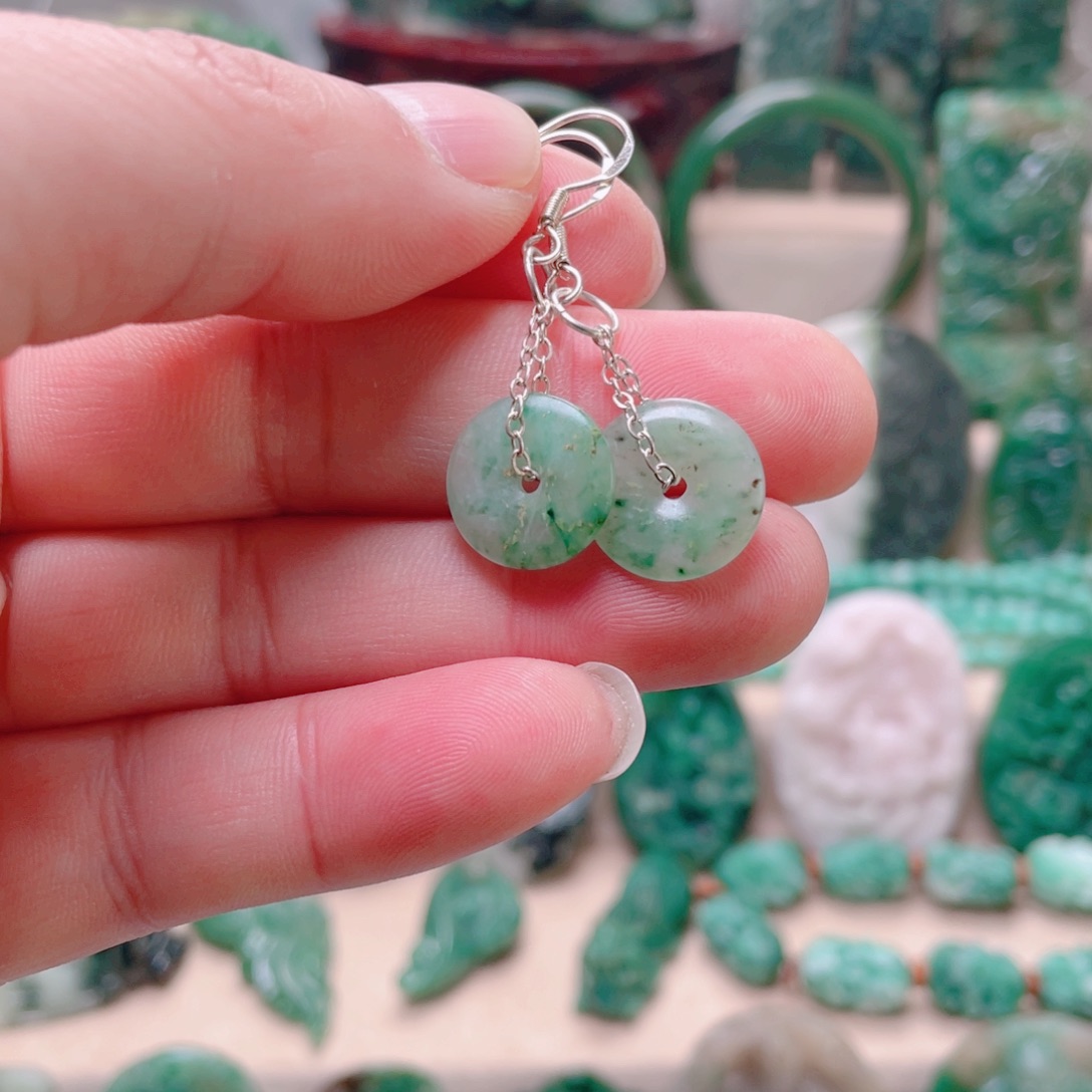 独山玉未镶嵌颈饰