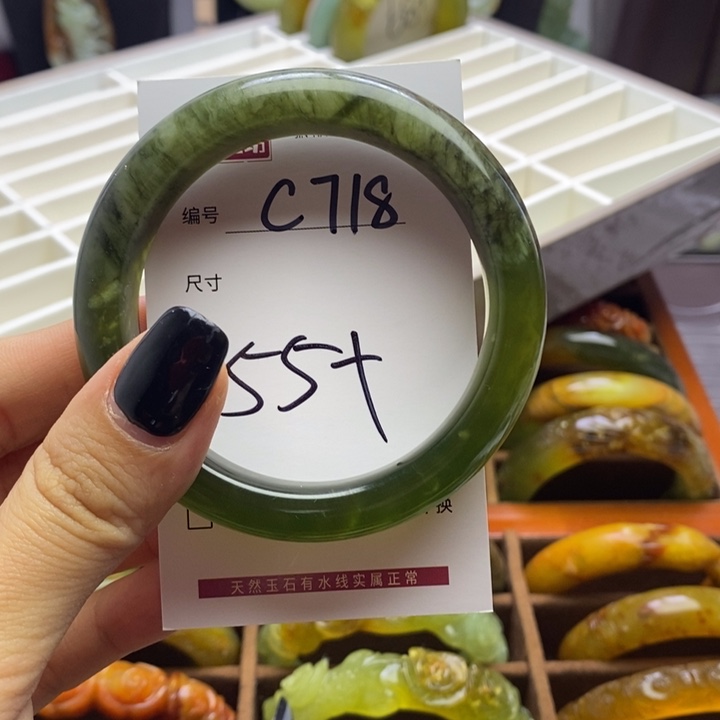 蛇纹石玉手镯未镶嵌