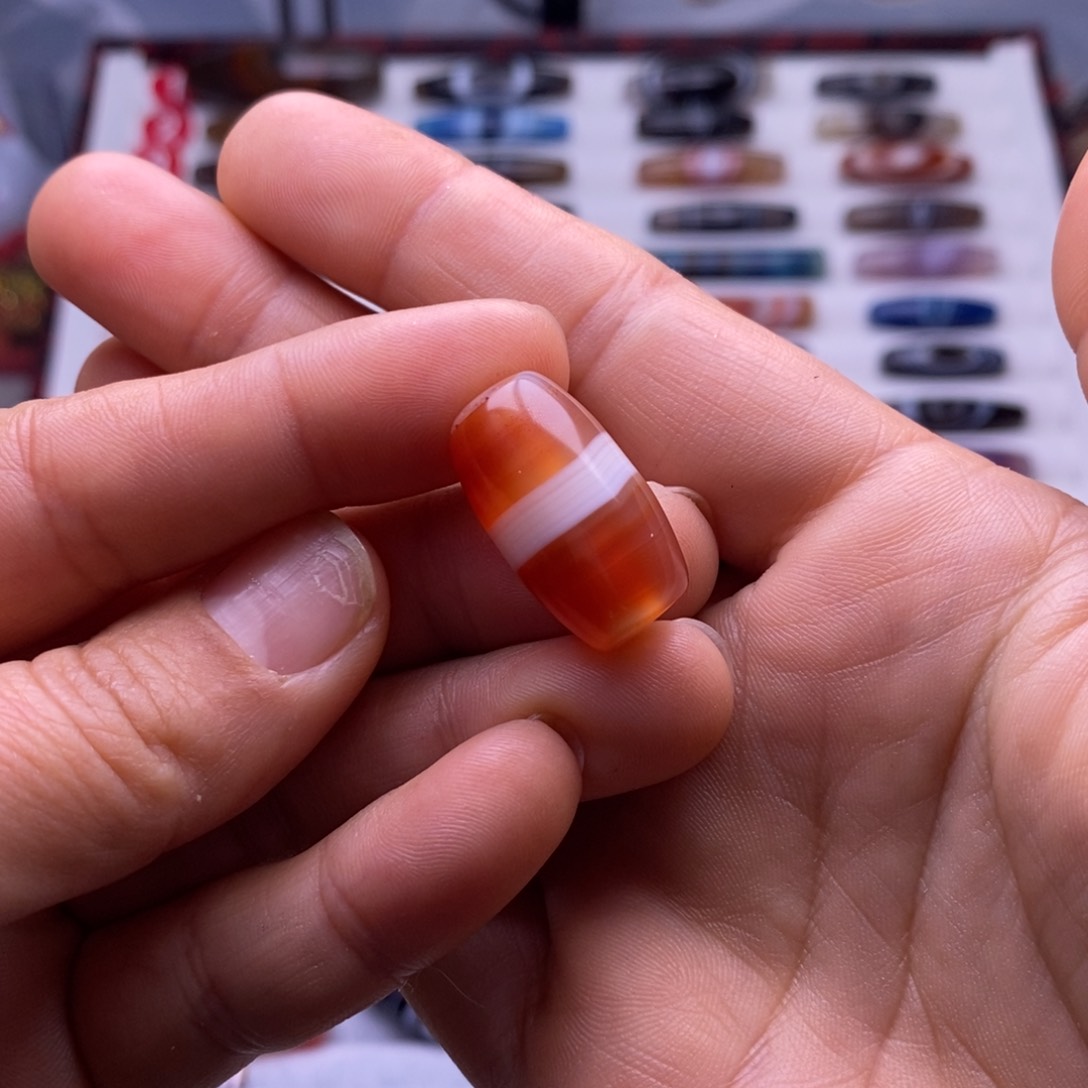 玛瑙/玉髓颈饰未镶嵌再***吸