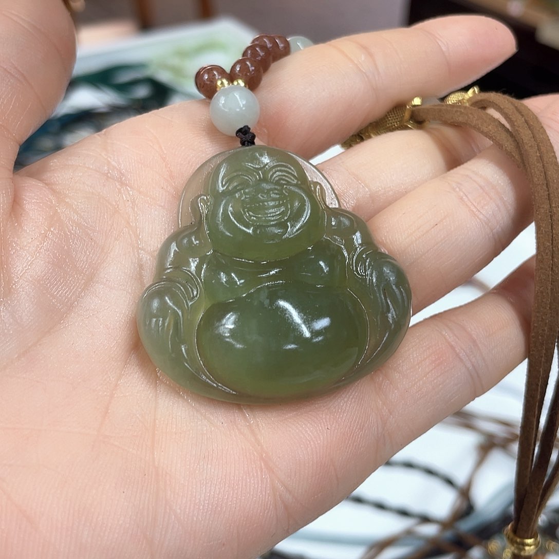 蛇纹石玉颈饰未镶嵌