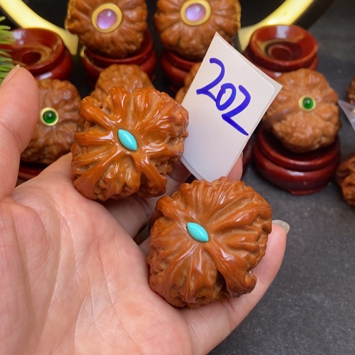 39白狮子202文玩核桃狮子头