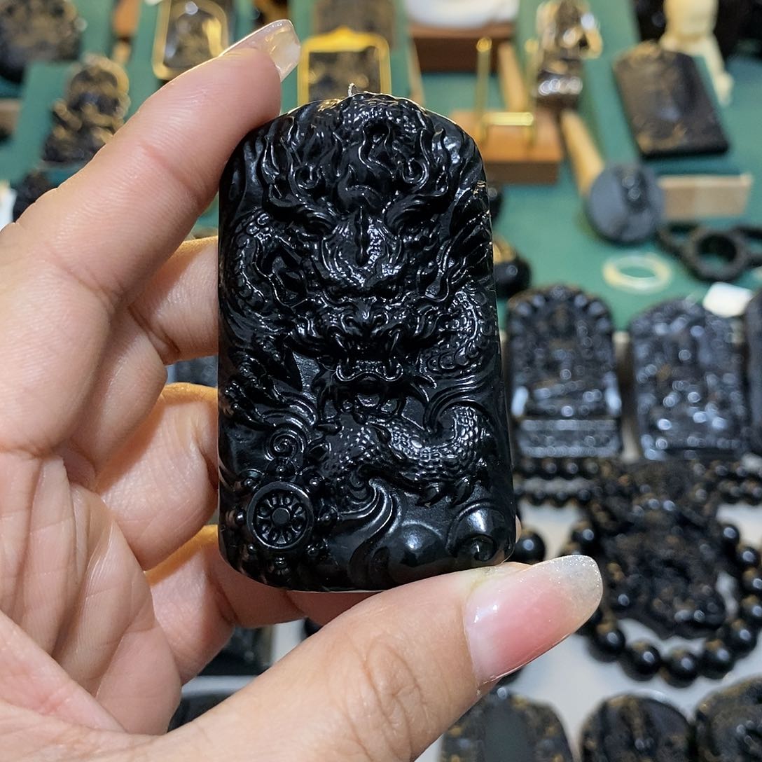 蛇纹石玉颈饰未镶嵌?****?