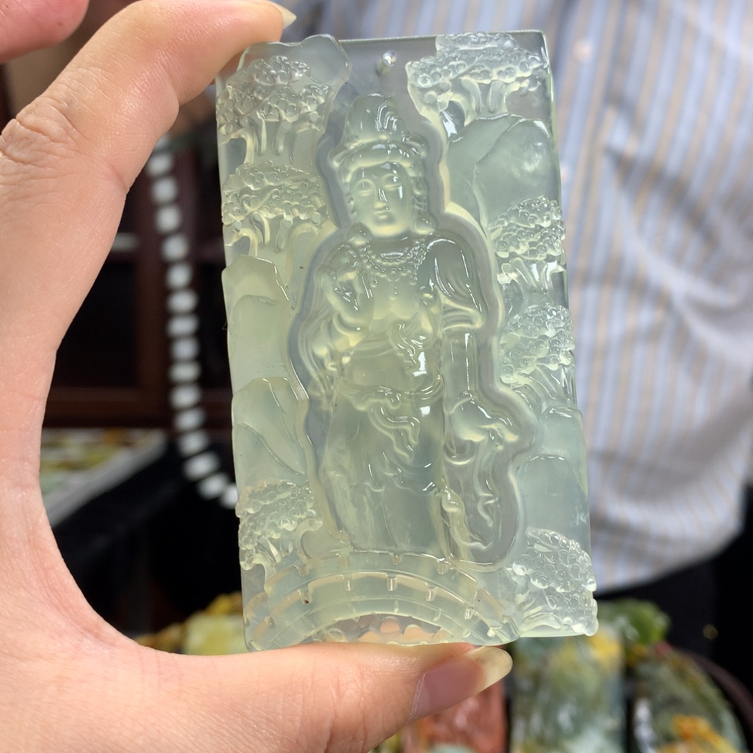 蛇纹石玉未镶嵌颈饰