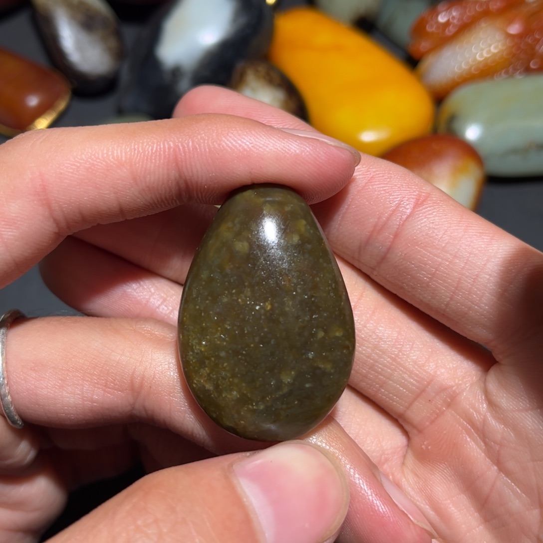 和田玉未镶嵌珠宝奇石