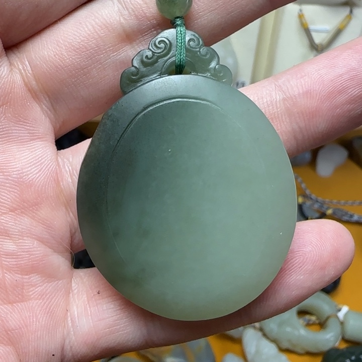 稻***c和田玉未镶嵌颈饰