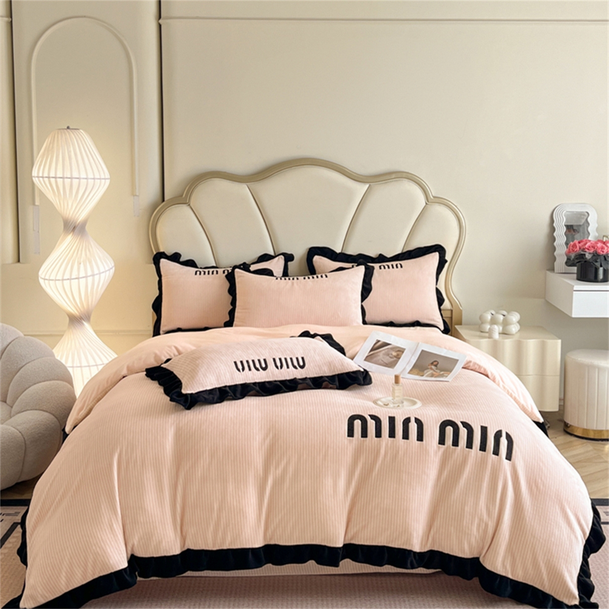 【惊喜福利 】梵茜妮新 款全消光牛奶绒绣花撞色花边四件套-遇见