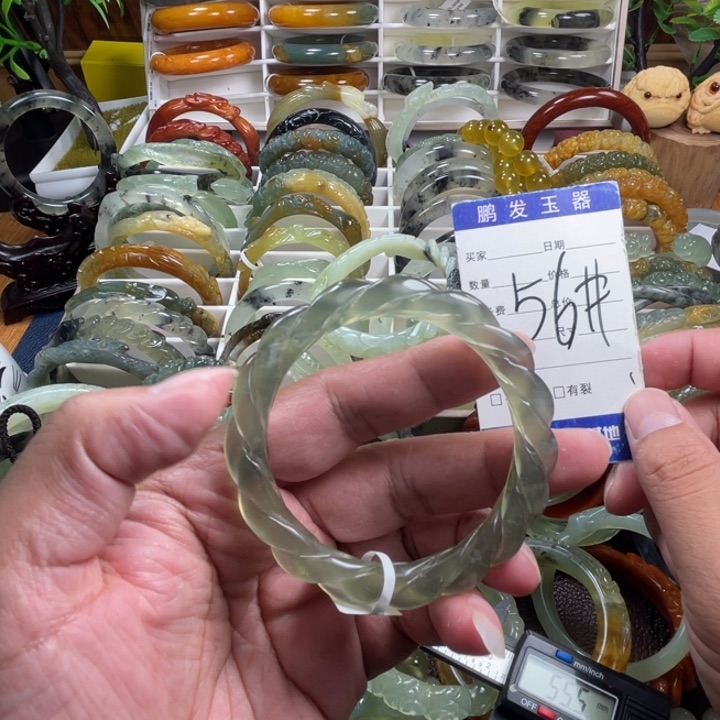 未镶嵌蛇纹石玉手镯
