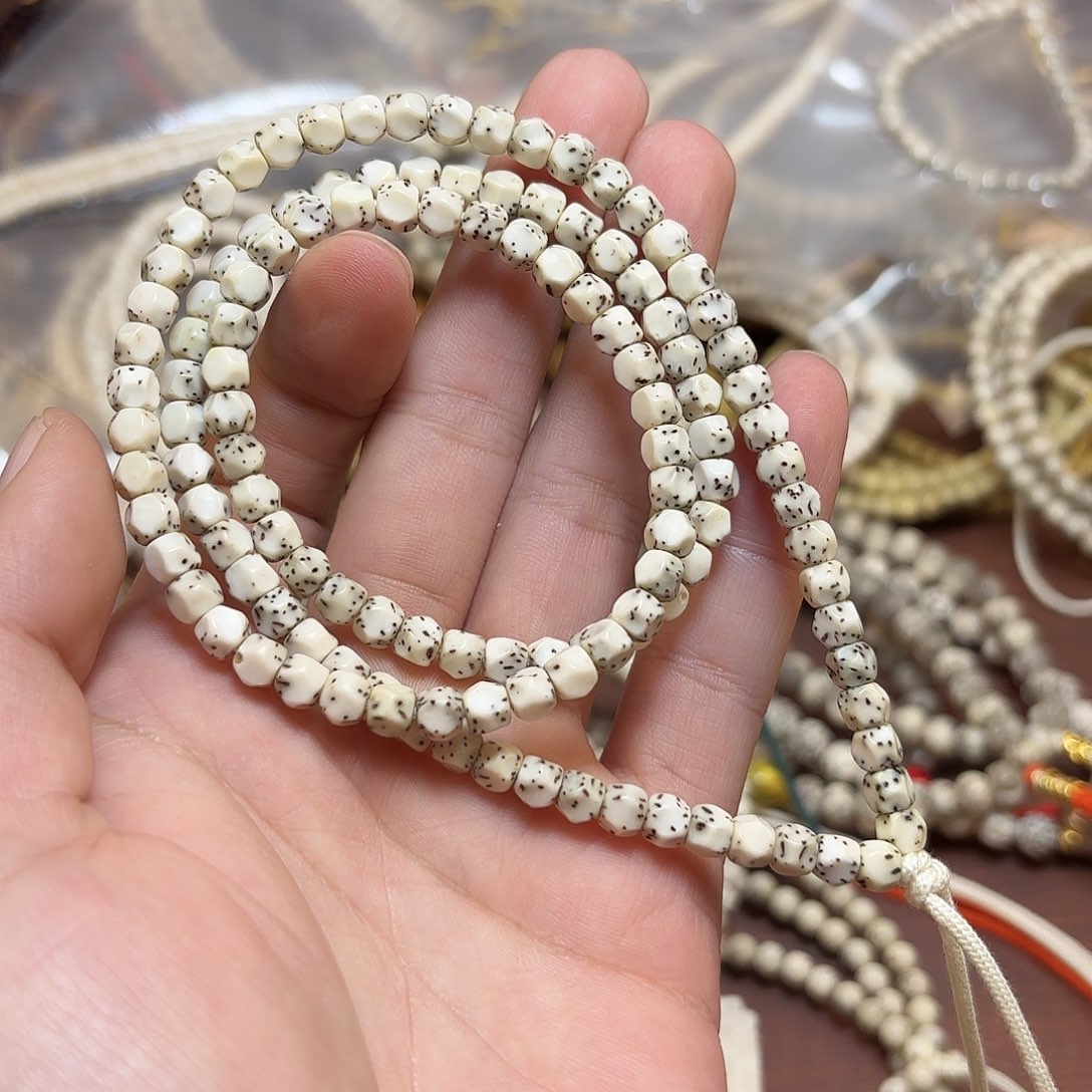 星月菩提吊坠6改石玉料巧克力无相