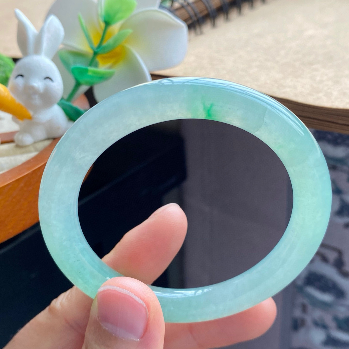 3.21批2123号翡翠手镯，52.4-8.5-8.6冰飘绿镯！底色是温柔的晴色