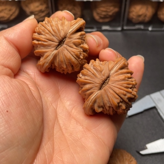 【闪购商品】把件文玩核桃Ｍ****o四座楼……