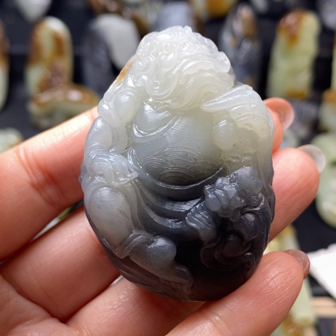 问***月和田玉未镶嵌把件