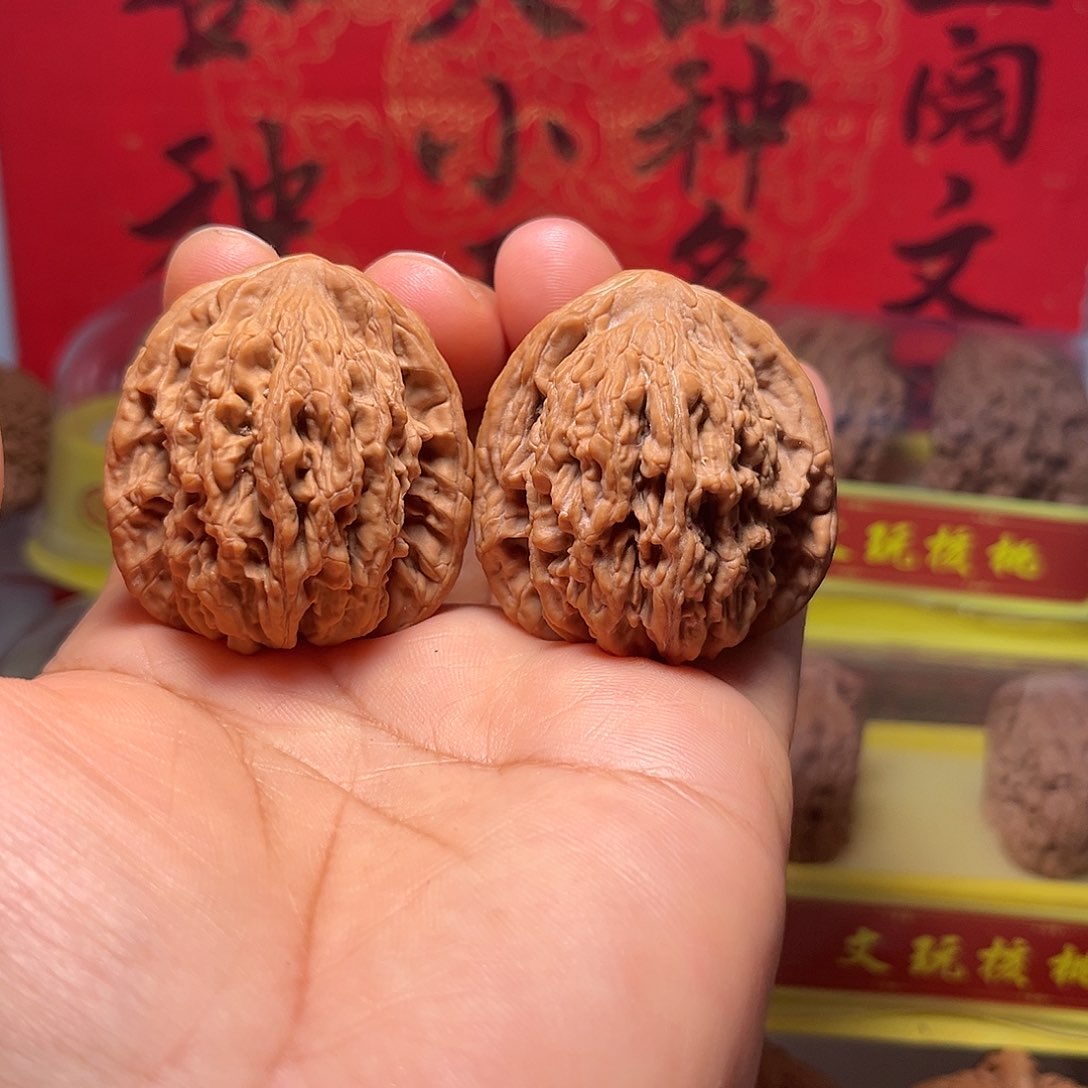 文玩核桃吊坠3.9尺麦穗虎头（小尖小修）