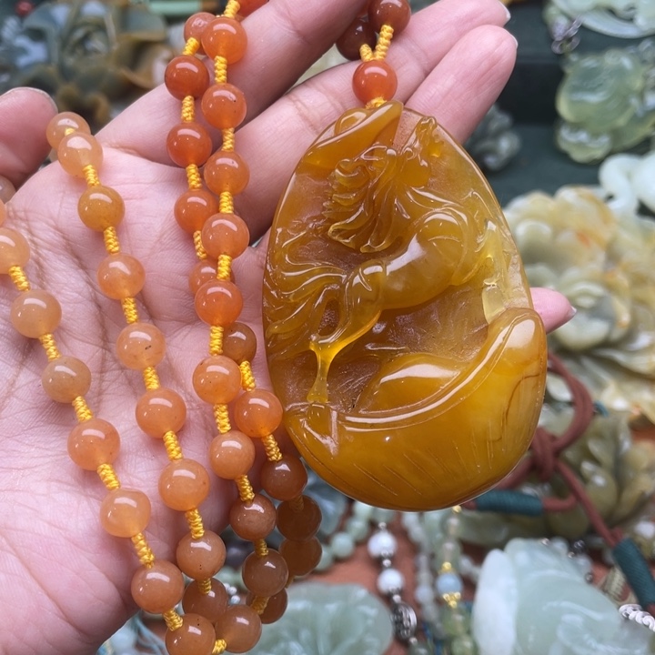 蛇纹石玉吊坠合金