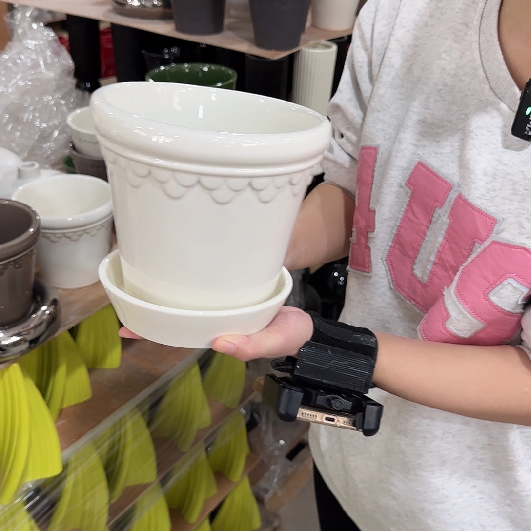 b2白色带托花盆花盆花盆