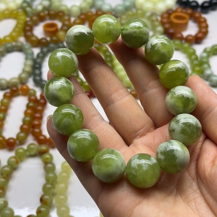 蛇纹石玉手串未镶嵌