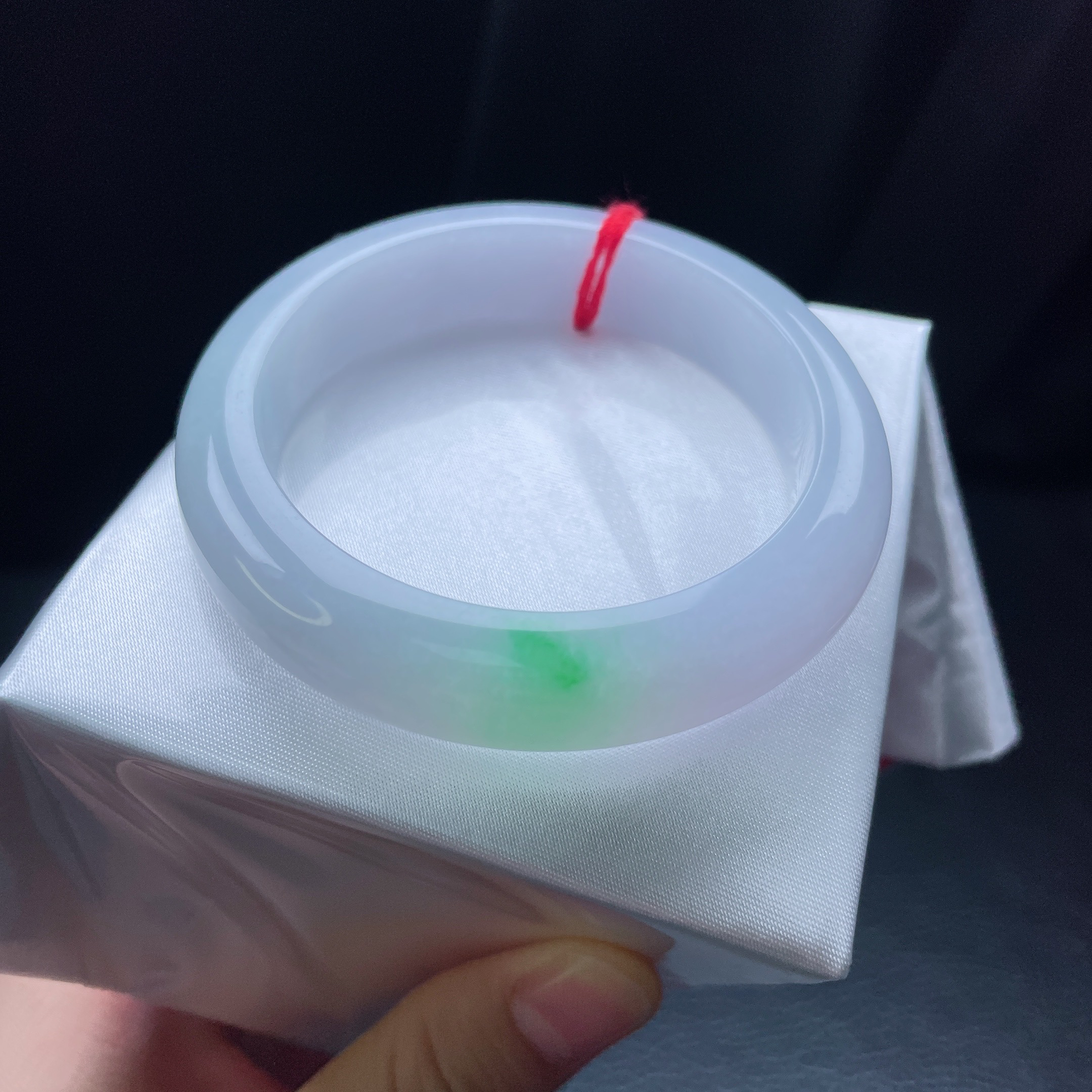 53圈糯化阳绿宽边手镯 细纹