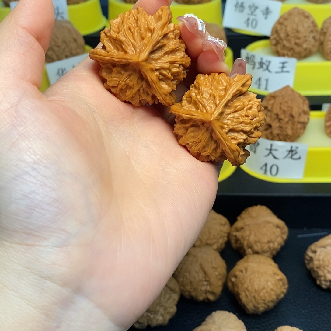 文玩核桃把件得*三愣