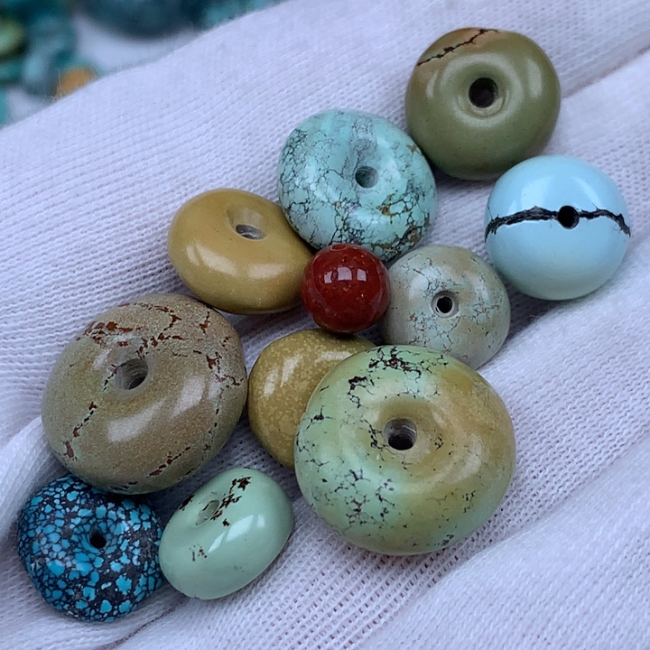 赵***丹南红玛瑙未镶嵌珠宝奇石