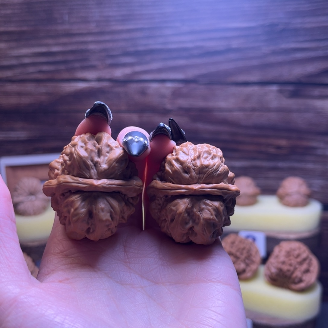 季***常文玩核桃吊坠蛤蟆头闪57