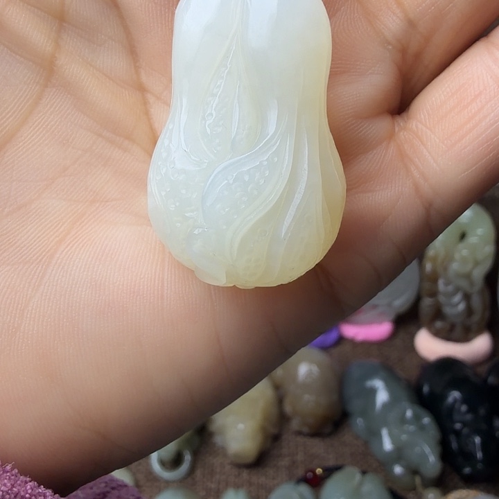 孤***败和田玉（糖玉）未镶嵌挂件